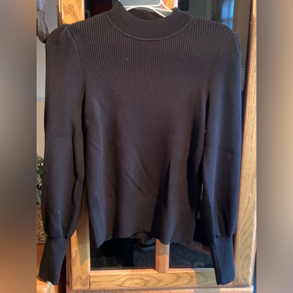 Puffy sleeve black ribbed top